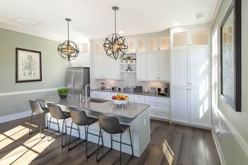 Clubhouse with demo-kitchen